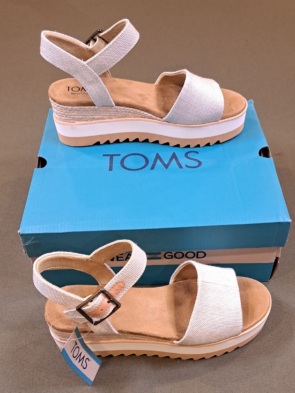 Toms Diana Wedge Sandal - Color: Natural - Size: 7.5 Wide - Picture 2 of 10